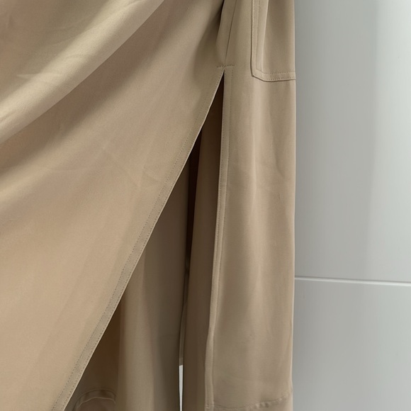 Babaton Kahlo Robe - Picture 11 of 12